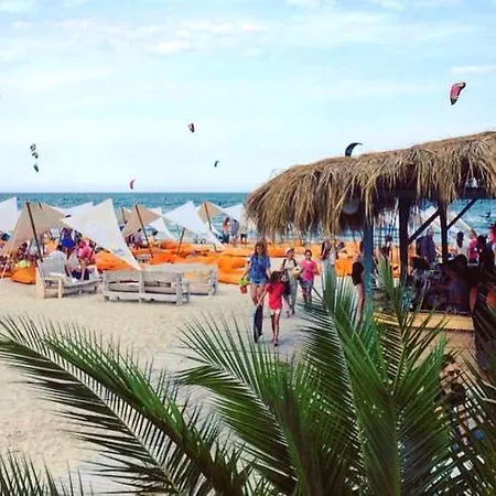 Aristocracy Summerland * Mamaia